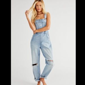 NWT Levi’s Women’s Vintage Overall